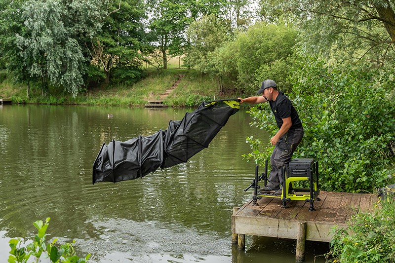 Matrix Carp Safe Keepnet Black & Green