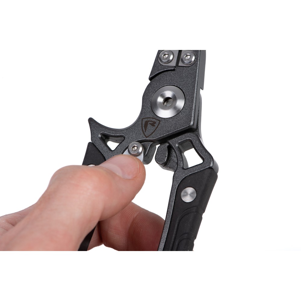 Fox Rage Belt Pliers Pliers - 7.25