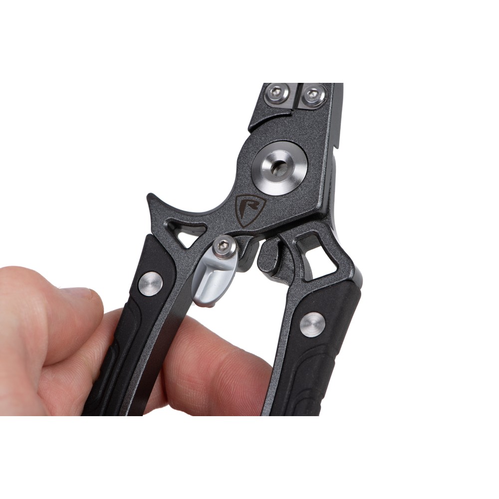 Fox Rage Belt Pliers Pliers - 7.25