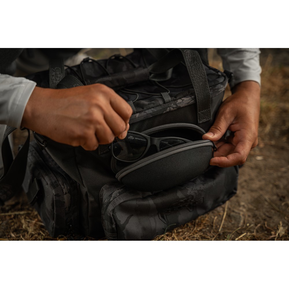 Fox Rage Camo Voyager Medium Tackle Bag 