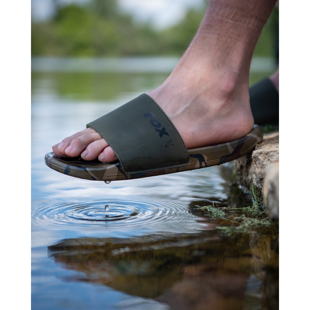 Fox Sliders - Size 9 / 43