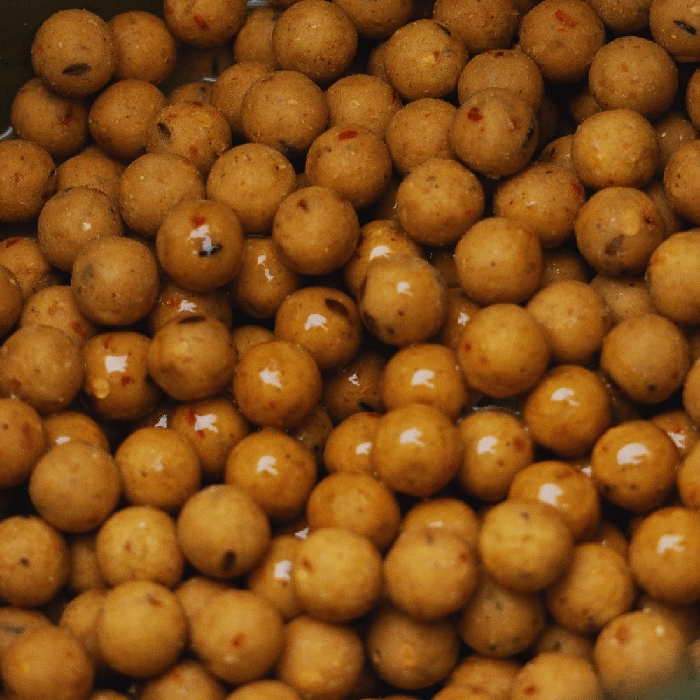 Dynamite Baits Peppered Fruit Boilies - 15mm 1kg Yellow