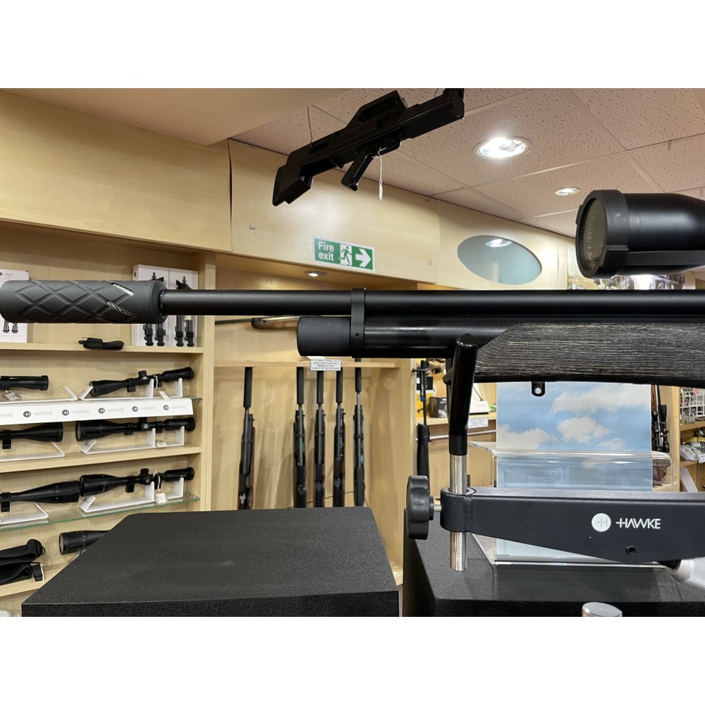 Daystate Pre-owned  Huntsman Revere Safari Pre-charged Pneumatic Air Rifle - .177 Wood