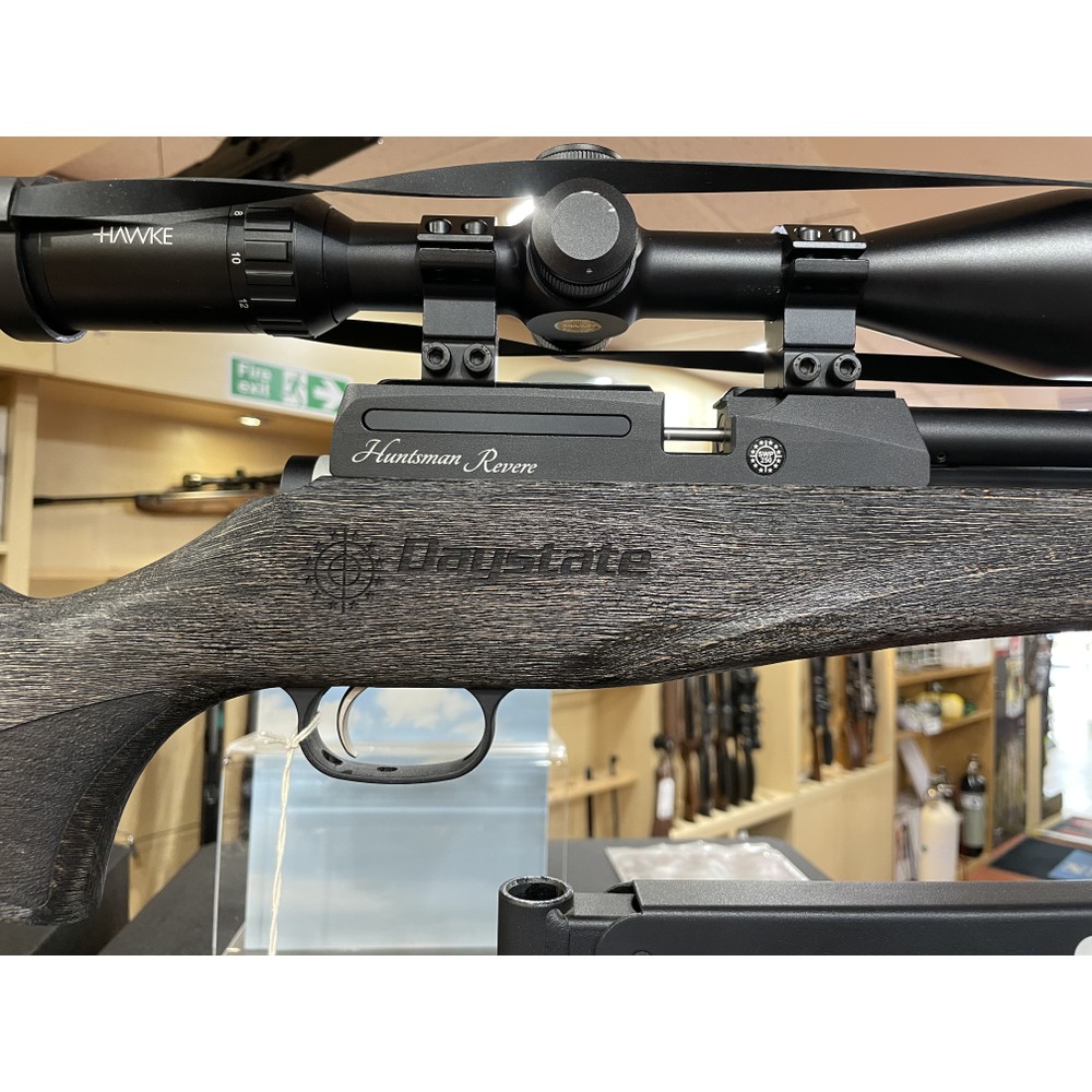 Daystate Pre-owned  Huntsman Revere Safari Pre-charged Pneumatic Air Rifle - .177 Wood