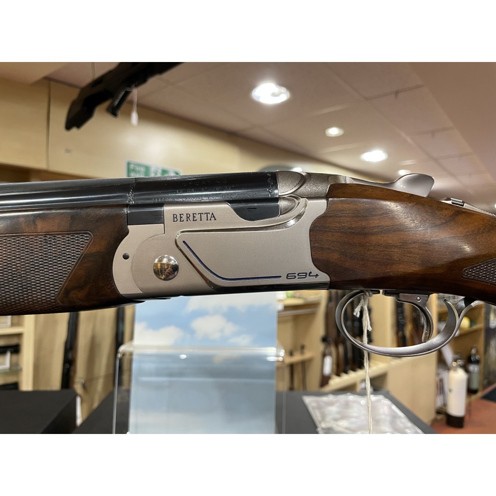Beretta Pre-owned 694 Sporting Adjustable Over and Under Shotgun - 12 gauge Walnut